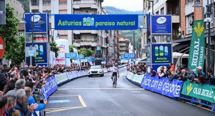 El ciclista mexicano Isaac del Toro gana la primera etapa de la Vuelta a Asturias y es líder general