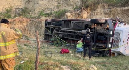 Volcadura de un autobús en Papantla, Veracruz, deja un saldo de dos muertos y 50 lesionados