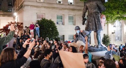 Policía de Nueva York desaloja el edificio ocupado en la Universidad de Columbia durante manifestaciones propalestinas y detiene a estudiantes