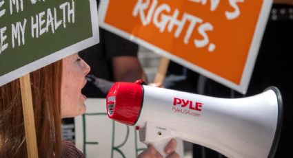 Activistas lamentan la entrada en vigor de nueva restricción contra el aborto en Florida: "El Estado está en control de nuestros cuerpos"