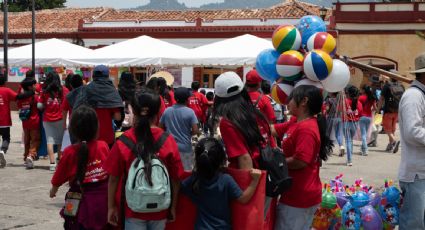 Decenas de niños indígenas marchan contra la explotación infantil en Chiapas en el Día del Trabajo