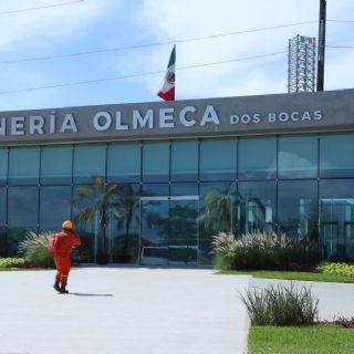 Se registra incendio en la refinería de Dos Bocas; acumulación de hidrocarburos, la posible causa