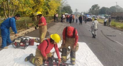 Mueren 12 personas en un accidente entre una unidad de transporte público y un vehículo particular en Tabasco