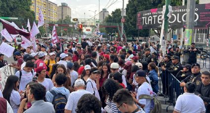 Simpatizantes de Morena y aliados llegan al Centro Tlatelolco tres horas antes del último debate presidencial