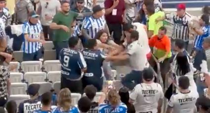 ¡Vergüenza! Aficionados de Rayados se lían a golpes tras la derrota de su equipo en la Concacaf 