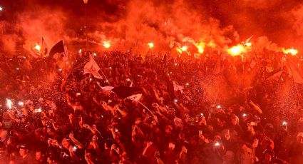 La afición del Pachuca ofrece espectacular serenata a los jugadores previo a la Final de la Concachampions