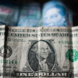 Peso mexicano se aprecia por quinta jornada consecutiva y cierra en 20.11 unidades por dólar