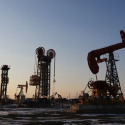 Precios del petróleo suben ante la escalada de tensiones entre Rusia y Ucrania