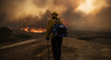 Alrededor de mil 200 personas son evacuadas en Los Ángeles por un incendio forestal