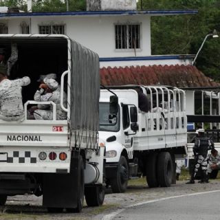 Camión de la Guardia Nacional arrolla a motociclistas en Ecatepec, uno muere y el otro está grave