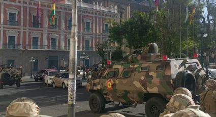 Tanque tira las puertas de la sede del Ejecutivo de Bolivia y comienza el ingreso de militares