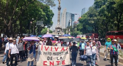 Maestros de la CNTE marchan hacia el Zócalo de la CDMX; exigen al gobierno de AMLO un aumento salarial