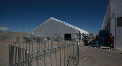 Activistas temen una nueva tragedia ante la instalación de un centro de detención del INM con carpas en medio del desierto de Chihuahua