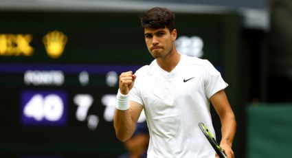 Carlos Alcaraz arranca su participación y defensa del título en Wimbledon con una contundente victoria