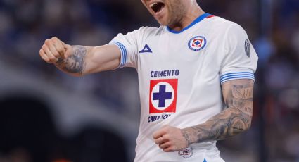 Cruz Azul le propina al Monterrey la mayor goleada de su historia en el BBVA y es el nuevo líder del torneo