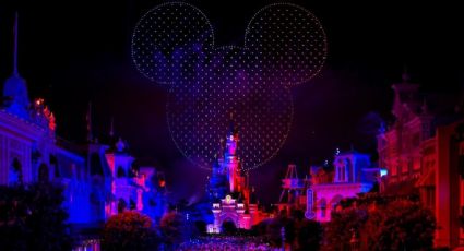 Disneyland París obtiene nuevo récord Guinness al hacer una imagen aérea de Mickey Mouse con mil 571 drones