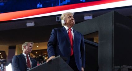 La entrada triunfal de Trump en la convención republicana y el segundo plano en el que quedó Biden tras el atentado