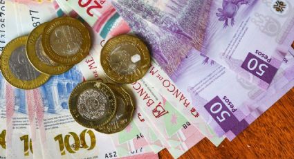 Peso retrocede en las primeras operaciones por tensiones entre Israel e Irán; cotiza en 18.95 por dólar