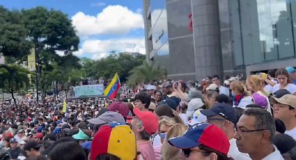 Cientos de venezolanos salen a apoyar a González Urrutia en protesta contra la reelección de Maduro