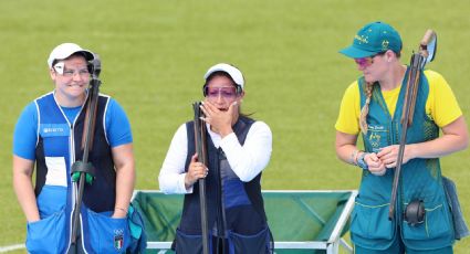 Adriana Ruano, la gimnasta retirada que hizo vibrar a Guatemala con su primer oro olímpico, llora en el podio al recordar a su padre