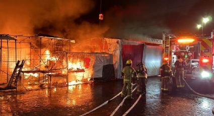 Se incendia el mercado del Centro Histórico de Morelia; deja 21 puestos afectados