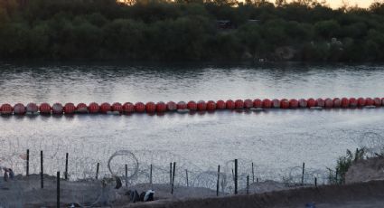 Abbott celebra fallo que permite mantener las boyas en el río Bravo: “Luchamos por mantenerlas en el agua y ahí permanecerán”