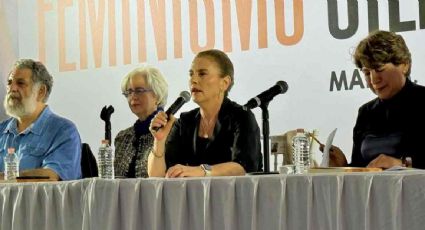 Beatriz Gutiérrez Müller presenta su libro "Feminismo silencioso" en el Zócalo, con la presencia de AMLO y Sheinbaum