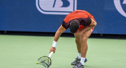 El tenista Carlos Alcaraz es eliminado en Cincinnati y sorprende con su reacción al destrozar su raqueta: “Es el peor partido de mi carrera”