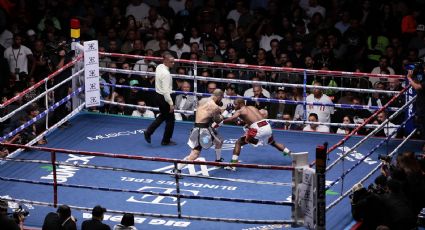 Floyd Mayweather divide opiniones en la Arena Ciudad de México en pelea de exhibición ante John Gotti II