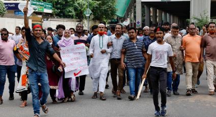 Van 57 muertos en Bangladesh durante las manifestaciones; imponen toque de queda y cortan el internet