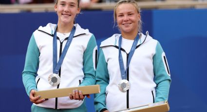 Las rusas Mirra Andreeva y Diana Shnaider, del equipo de Neutrales, ganan plata en dobles femenil de tenis en París 2024