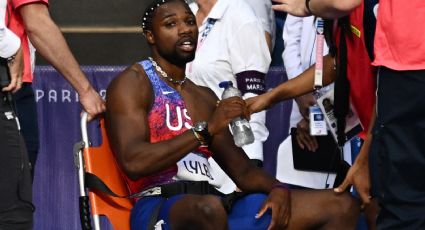 El velocista Noah Lyles, bronce en 200 metros, compitió con Covid y salió en silla de ruedas tras recibir atención médica