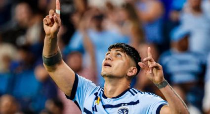 El mexicano Alan Pulido se destapa con doblete en goleada del Sporting Kansas City