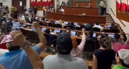 "¡Fuera Rocha!": universitarios irrumpen en el Congreso de Sinaloa en protesta contra reformas a la Ley Orgánica de la UAS