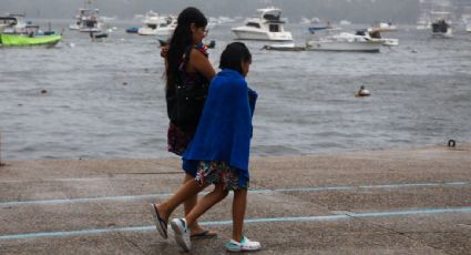 Suspenden clases en Acapulco este lunes por la posible formación de la tormenta tropical "John"