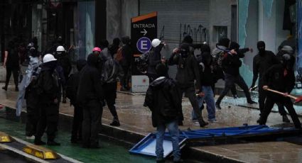 Comercios en la CDMX son vandalizados y saqueados durante la manifestación por los 10 años de Ayotzinapa