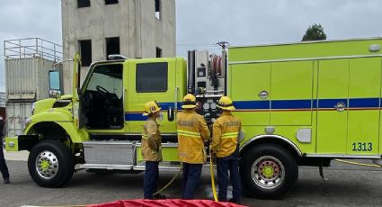 Una persona muere y 15 resultan lesionadas por el choque de una avioneta contra el techo de un edificio en Fullerton