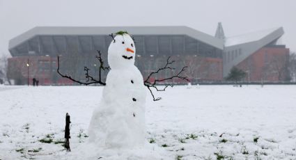 El partido Liverpool vs Manchester United se jugará pese a nevada y lluvia helada que afecta al Reino Unido