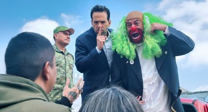 Brozo y Loret recorren sin escalas las tragedias de la gente y las ruindades del poder en un México que a diario se desploma. El recorrido austero lo realizan en un vuelo privado.