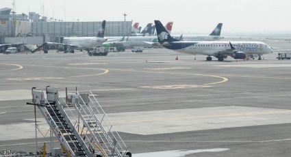 Avión cae en bache durante su aterrizaje en  el AICM y fue necesario remolcarlo, de acuerdo con versión de María Elena Morera