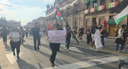 Estudiantes protestan en Michoacán en marcha conmemorativa por la Matanza de Tlatelolco