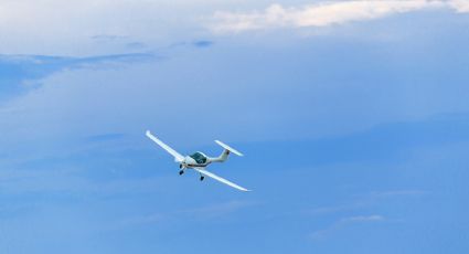 Avioneta publicitaria se estrella en Copacabana, Brasil; muere el piloto