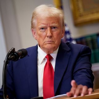 "Presos políticos están en segundo plano": Trump dice que va por petróleo y elecciones en Venezuela