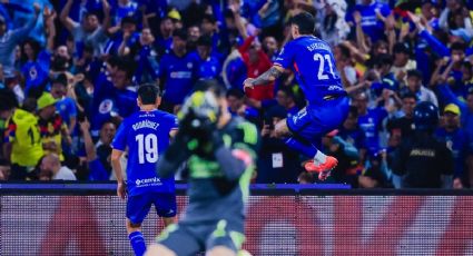 Aficionados del Cruz Azul vandalizan la fachada de una casa pintada con los colores y logo del América en Iztapalapa
