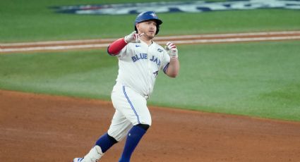 Alejandro Kirk es el primer beisbolista nacido en México que conecta un jonrón en la Serie Mundial: “Me siento orgulloso”