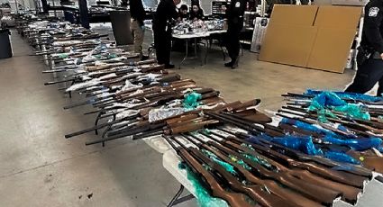 Padre e hijo son detenidos en Texas por intentar ingresar al menos 400 armas a México