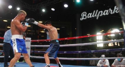 ¡Escándalo en el boxeo mexicano! Anunciador declara ganador a peleador sin dar puntaje de los jueces, pero entrenador descubre que su pupilo estaba arriba en las tarjetas