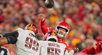 ¡Uno fue para Travis Kelce! Pat Mahomes lanza tres pases de anotación y guía la victoria de los Chiefs en casa ante los Commanders
