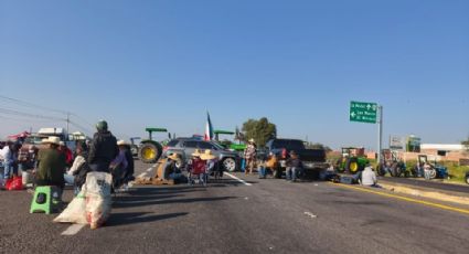 Agricultores mantienen bloqueos en el centro del país; ciudadanos quedan varados en medio de la protesta