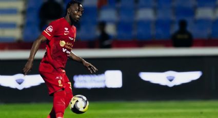 ¡Mete espectacular penalti 'a lo Panenka'! El mexicano Julián Quiñones marca doblete en la King's Cup de Arabia Saudita